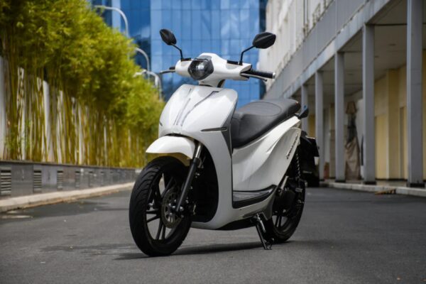 Giá xe máy điện mới nhất thị trường 2025: Từ bình dân đến cao cấp