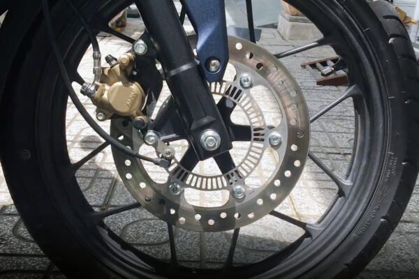 Phanh ABS là gì? Cấu tạo, nguyên lý và cách sử dụng phanh hiệu quả